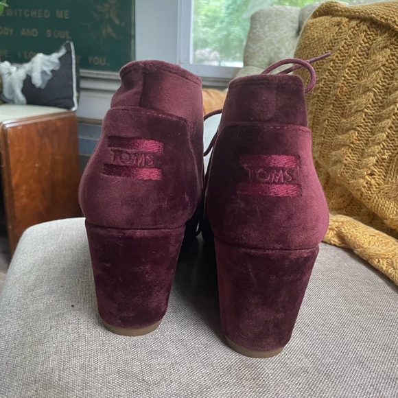 Tom’s burgundy wedges - Picture 5 of 6